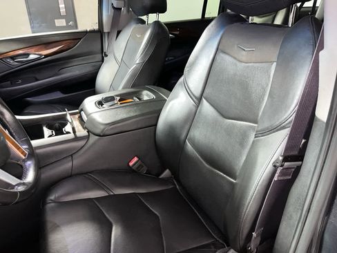 Used 2016 Cadillac Escalade ESV Premium image 14