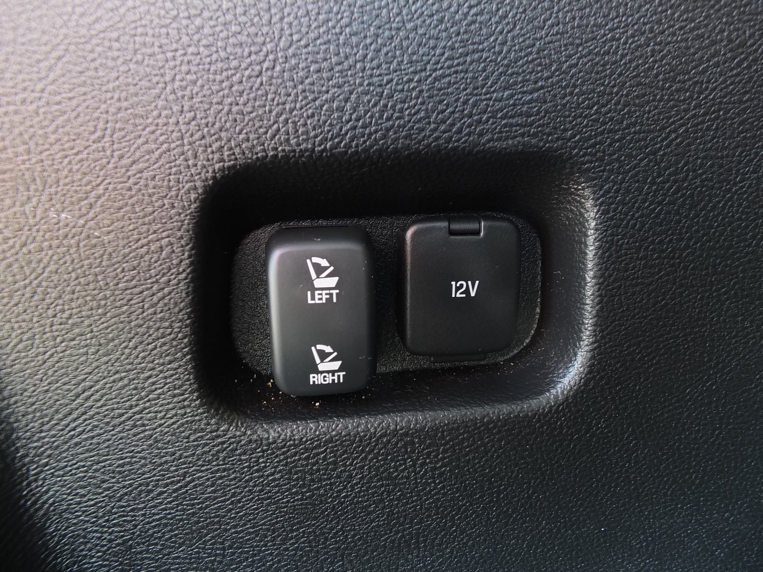 Used 2024 Ford Edge Titanium AWD/4WD image 16