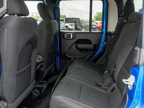 Used 2022 Jeep Gladiator Sport AWD/4WD image 11