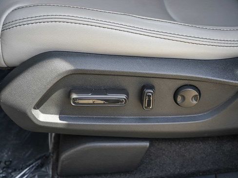 Used 2023 Honda Pilot Touring image 25
