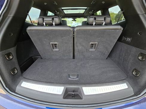 Used 2024 Cadillac XT6 Premium Luxury image 31