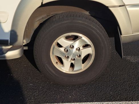 Used 2004 Toyota Sequoia SR5 image 5