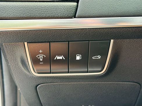 Used 2022 Kia Stinger GT2 AWD/4WD image 22