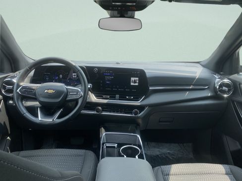 Used 2025 Chevrolet Equinox LT AWD/4WD image 15