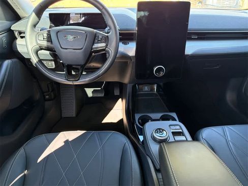 Used 2022 Ford Mustang Mach-E Select image 20