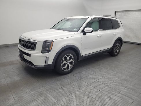 Used 2020 Kia Telluride EX w/ Towing Package FWD image 2