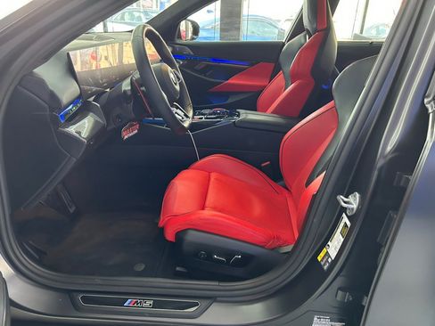 Used 2025 BMW M5 w/ Carbon Package AWD/4WD image 7