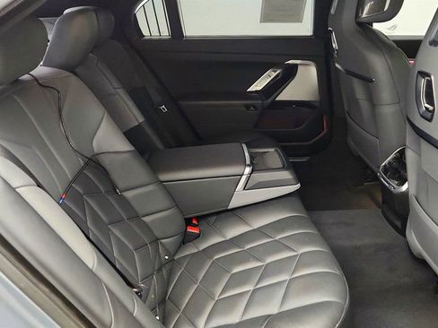 Used 2023 BMW 760i xDrive w/ Executive Package AWD/4WD image 22