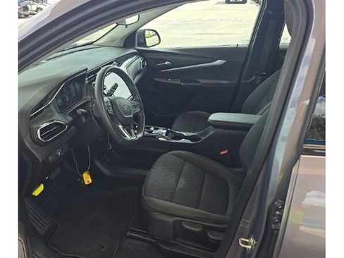 Used 2023 Chevrolet Bolt EUV LT w/ Driver Confidence Package FWD image 5