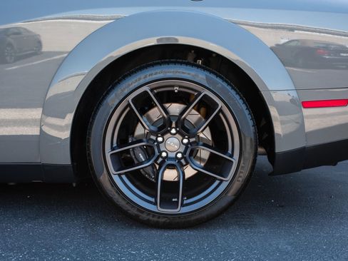 Used 2019 Dodge Challenger SRT Hellcat Redeye image 38