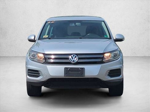 Used 2014 Volkswagen Tiguan SE FWD image 2