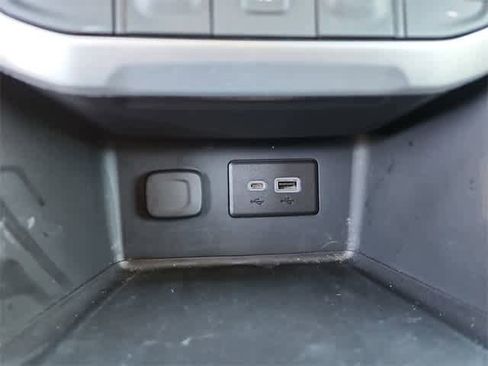 Used 2023 GMC Acadia SLE image 26