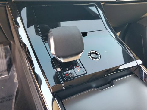 Used 2024 Land Rover Range Rover Sport SE image 24