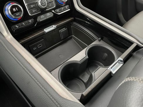 Used 2022 GMC Yukon XL Denali image 21