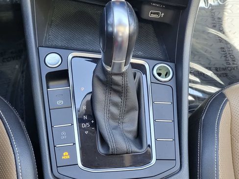 Used 2019 Volkswagen Jetta SEL Premium FWD image 23
