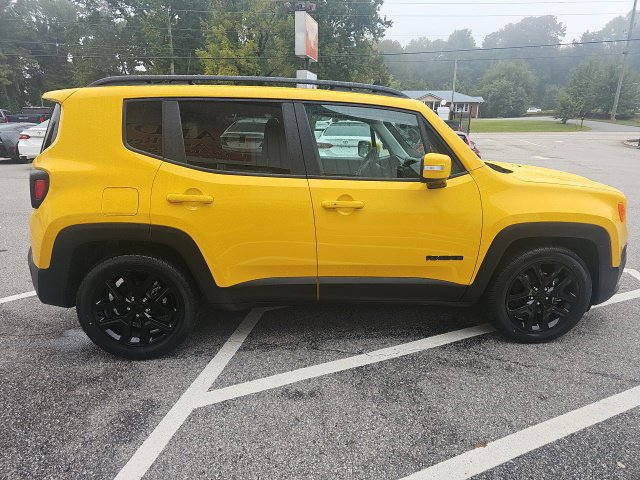 Used 2018 Jeep Renegade Altitude w/ UConnect 8.4 Nav Group FWD image 6