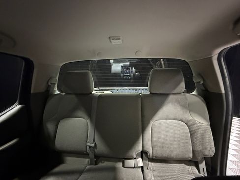 Used 2010 Nissan Frontier SE image 29