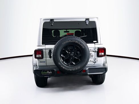 Used 2023 Jeep Wrangler Unlimited w/ Convenience Group AWD/4WD image 7