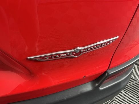 Used 2019 Jeep Cherokee Trailhawk AWD/4WD image 25