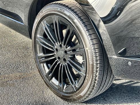 New 2026 Land Rover Range Rover Long Wheelbase SE image 11