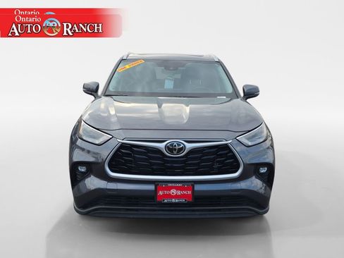 Used 2023 Toyota Highlander XLE AWD/4WD image 8