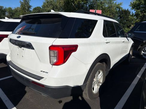 Used 2023 Ford Explorer XLT w/ Equipment Group 202A AWD/4WD image 4