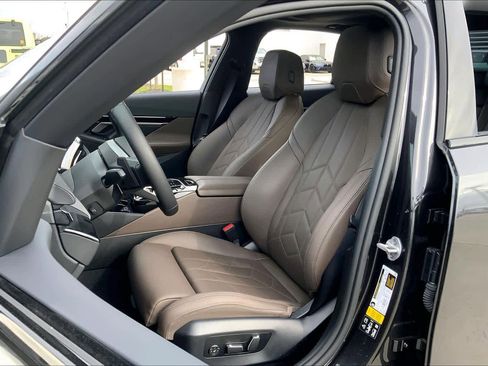 Certified 2024 BMW 530i xDrive 530i xDrive w/ M Sport Package image 7