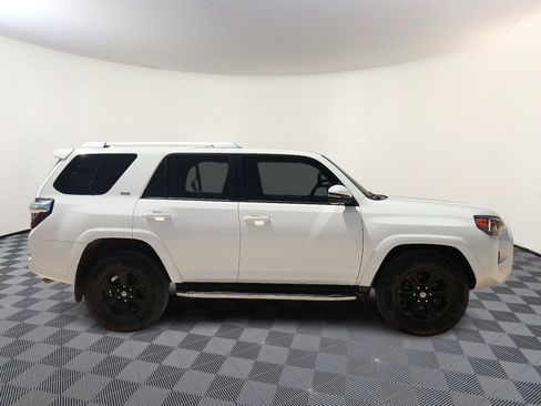 Used 2016 Toyota 4Runner SR5 Premium RWD image 5