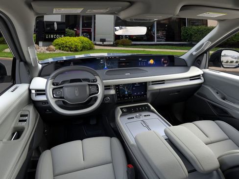 New 2026 Lincoln Navigator Reserve image 9