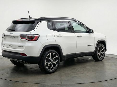 Used 2025 Jeep Compass Limited AWD/4WD image 9