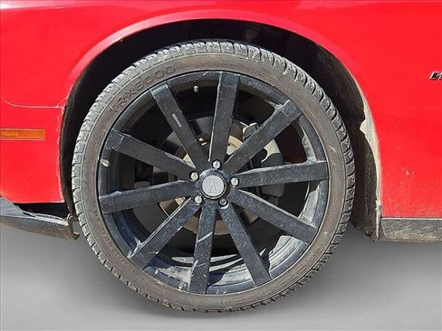 Used 2017 Dodge Challenger R/T image 19