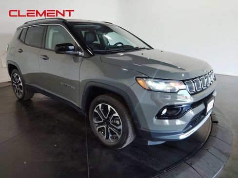 Used 2022 Jeep Compass Limited image 3