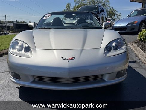 Used 2006 Chevrolet Corvette Convertible w/ Preferred Equipment Group RWD image 2