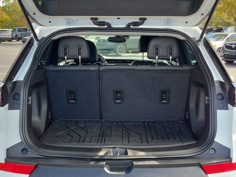 Used 2023 Chevrolet Bolt EUV LT w/ Convenience Package image 11