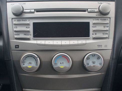 Used 2011 Toyota Camry SE w/ SE Extra-Value Pkg #1 FWD image 7