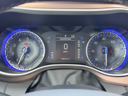 Used 2023 Chrysler Voyager LX image 21