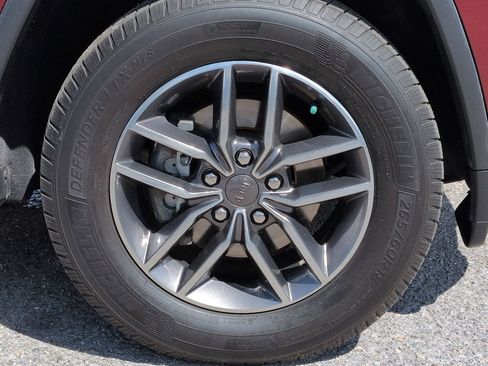 Used 2020 Jeep Grand Cherokee Limited AWD/4WD image 11