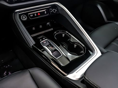 New 2025 Audi Q5 Premium image 6