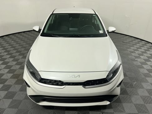 Certified 2024 Kia Forte LXS w/ LXS Technology Package FWD image 8