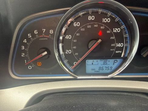 Used 2014 Toyota RAV4 Limited AWD/4WD image 9