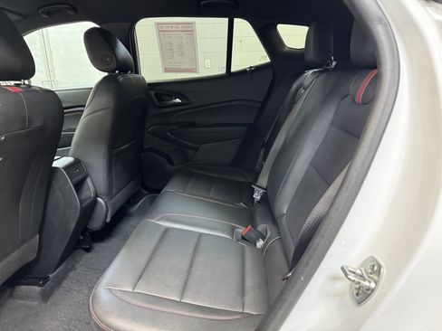 Used 2025 Chevrolet Trax RS image 16