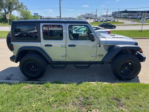 Used 2018 Jeep Wrangler Unlimited Rubicon AWD/4WD image 6