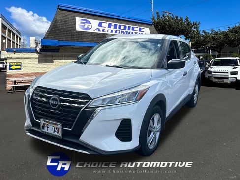 Used 2022 Nissan Kicks S FWD image 1