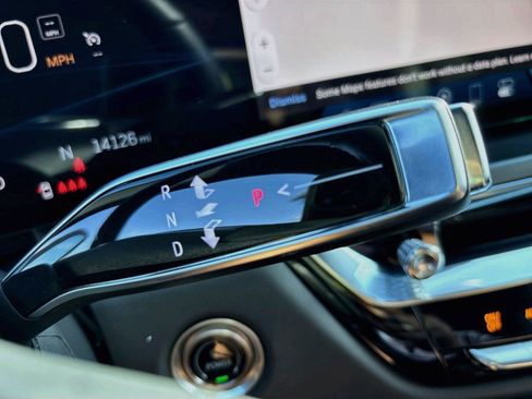 Used 2024 Cadillac Lyriq Tech RWD image 16