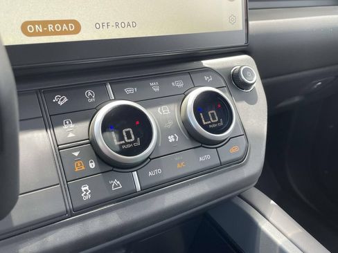New 2026 Land Rover Defender 90 X-Dynamic SE AWD/4WD image 28