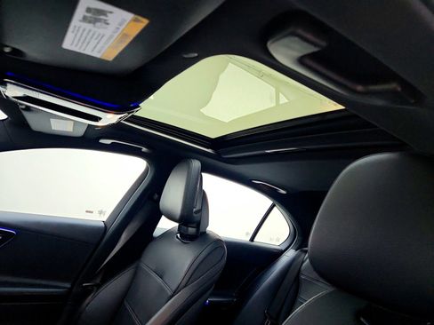 Used 2025 Mercedes-Benz C 300 Sedan image 17