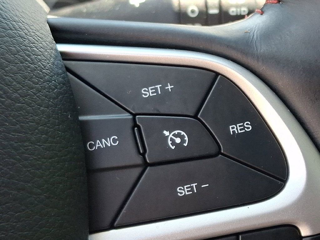 Used 2018 Jeep Compass Trailhawk w/ Navigation Group AWD/4WD image 24