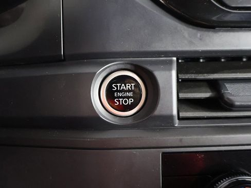 Used 2024 Nissan Pathfinder S image 36