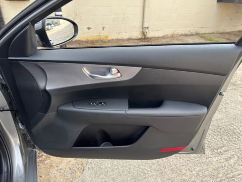 Used 2023 Kia Forte LXS w/ LXS Technology Package FWD image 35