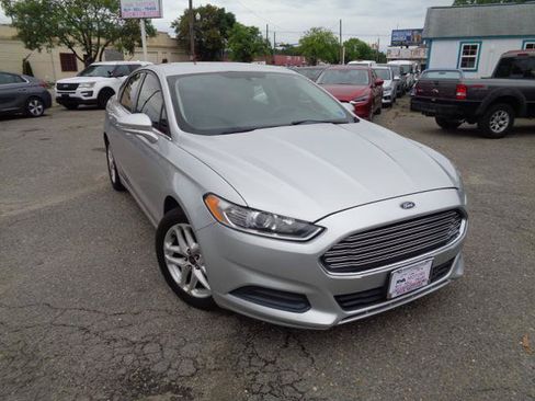 Used 2016 Ford Fusion SE FWD image 14